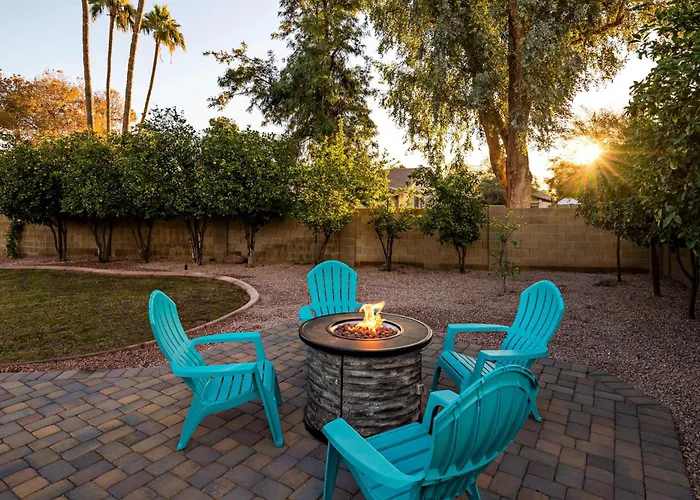 Art Deco Oasis - Vintage Charm Pool Firepit Bbq *
